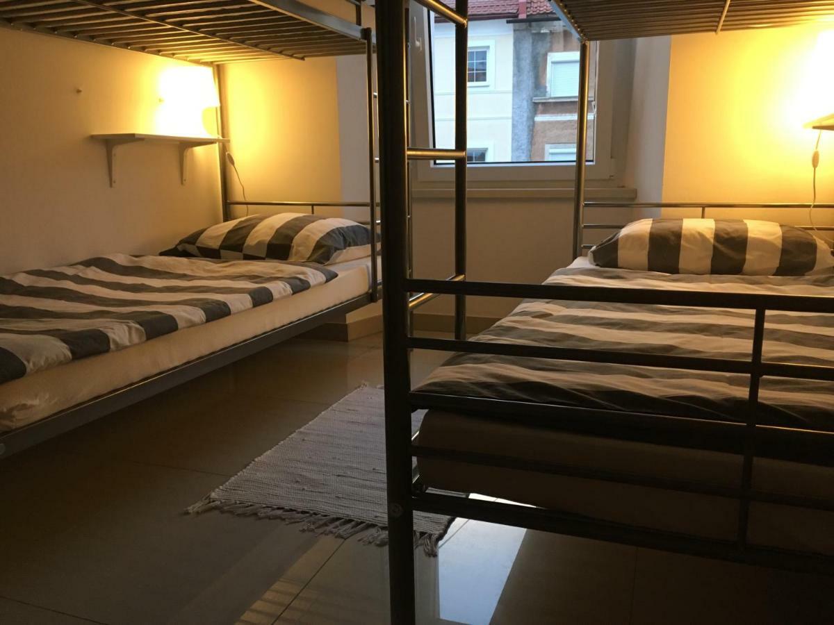 Eagle'S Nest Hostel Постойна Экстерьер фото