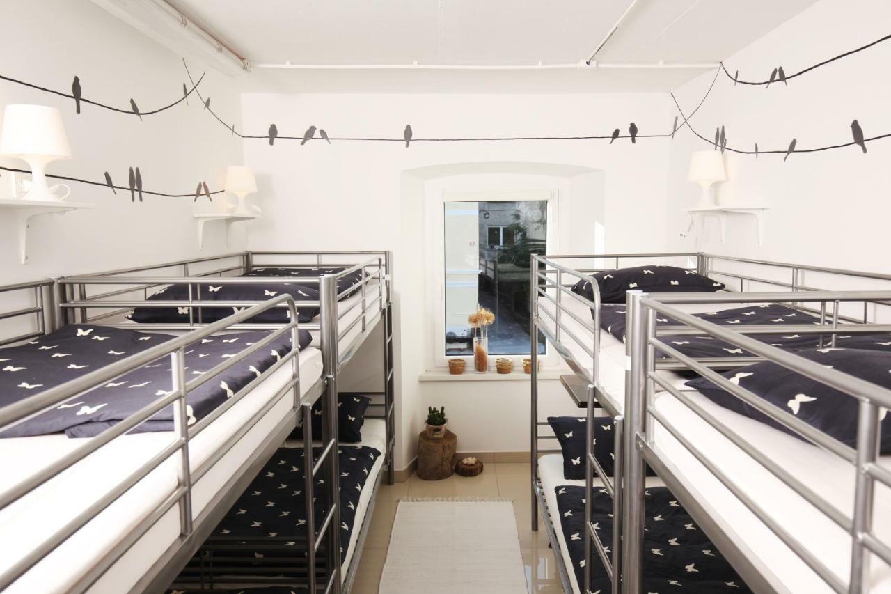 Eagle'S Nest Hostel Постойна Экстерьер фото