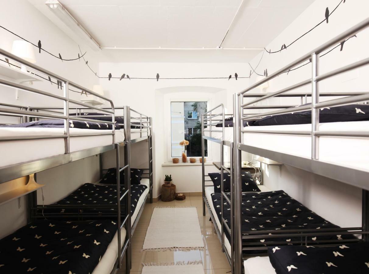 Eagle'S Nest Hostel Постойна Экстерьер фото